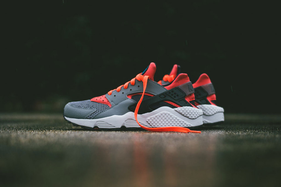 Footwear| Nike Air Huarache “Cool Grey/Bright Crimson”