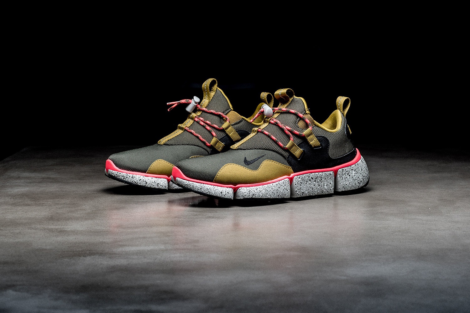 Footwear| @Nike Re-Works Their Pocket Knife DM “Desert Moss”