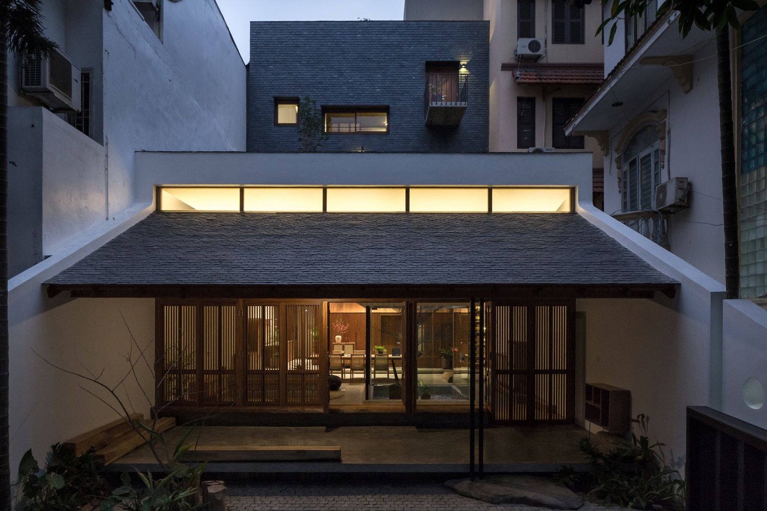 Design| @AHLArchitectsAndAssociates Gives Vietnam Hooper House A Modern Boost