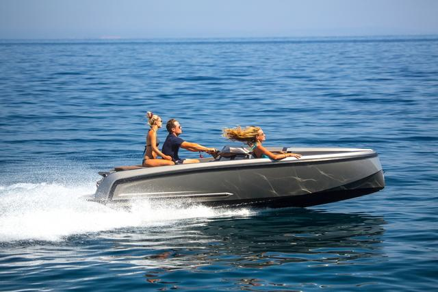 Lifestyle| Vanquish-Yachts Unveil Their Luxury Styled Jet Ski The ‘VQ16’