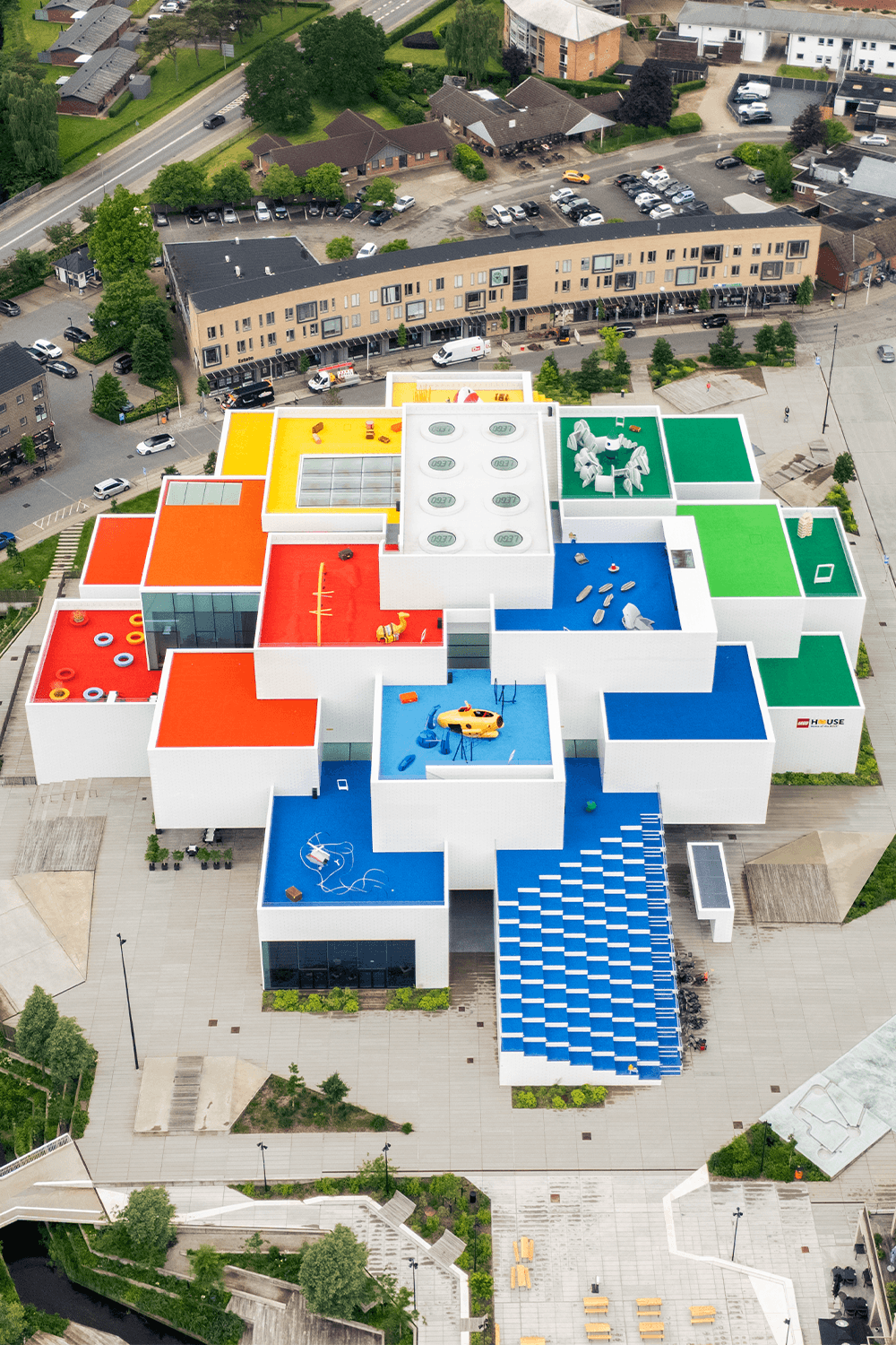 Design| An In-Depth Look At The Plush LEGO House In Denmark