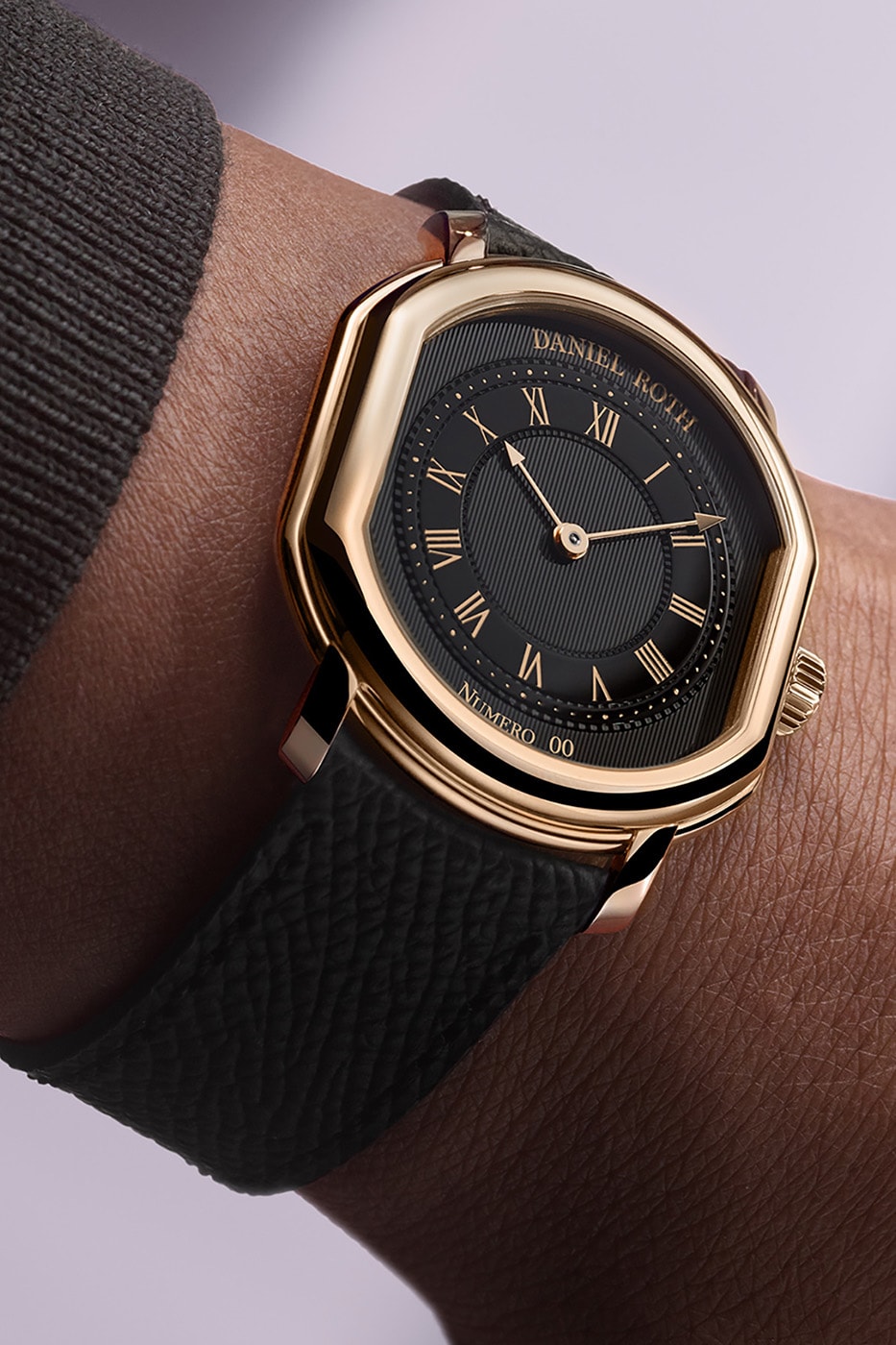 Watches| Daniel Roth Replenishes It’s Vintage Gilt w/ A Rose Gold Finish